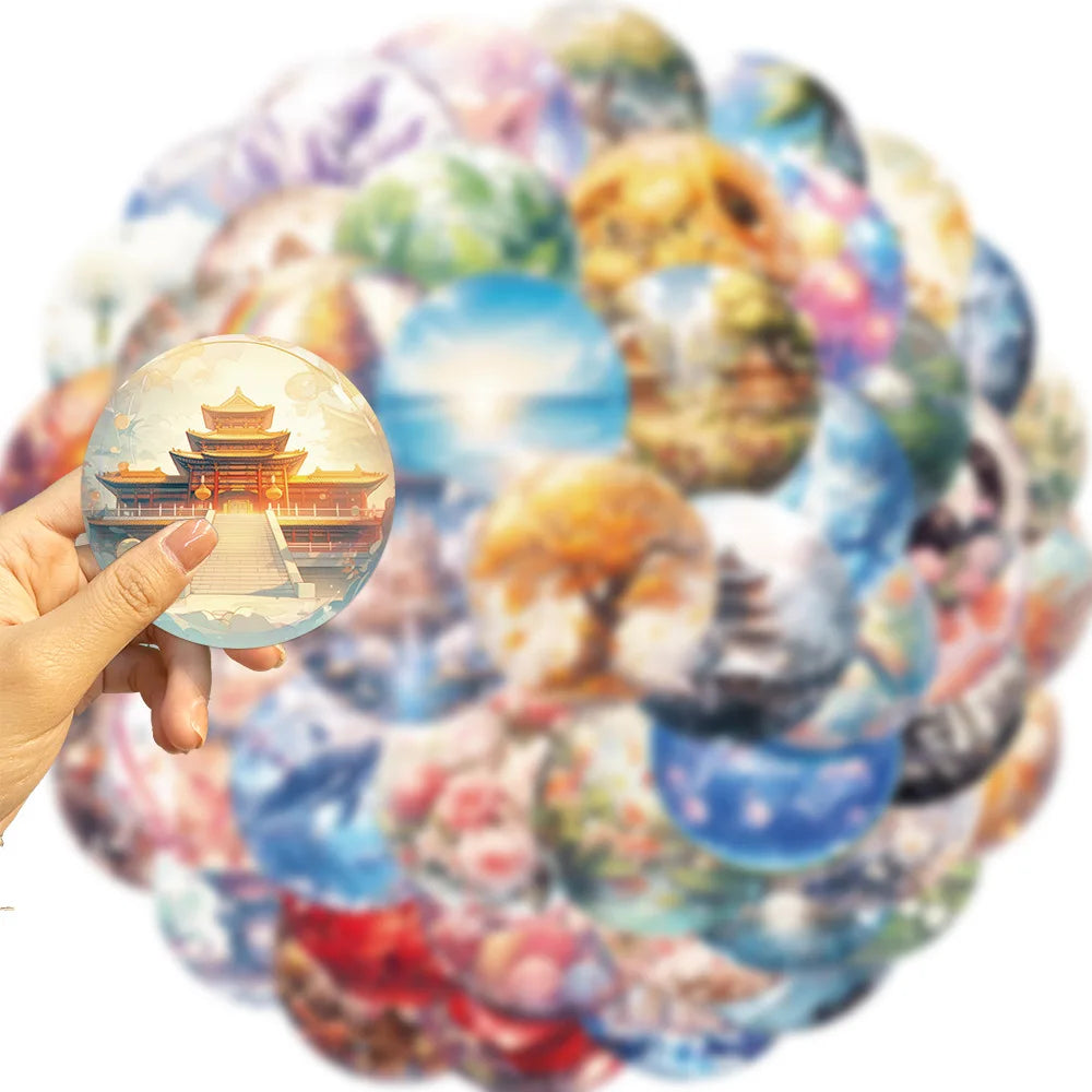 🌸✨ 50-pack Drömska Rundade Motiv – Vattentåliga Vinylklistermärken med Magiska Landskap & Djur ✨🌸