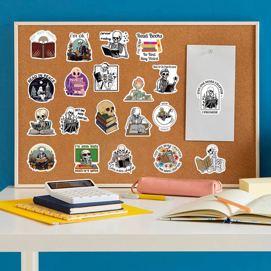 💀📚 50-pack Läskigt Roliga Skelett & Bokälskarstickers – Vattentåliga Vinylklistermärken 📚💀